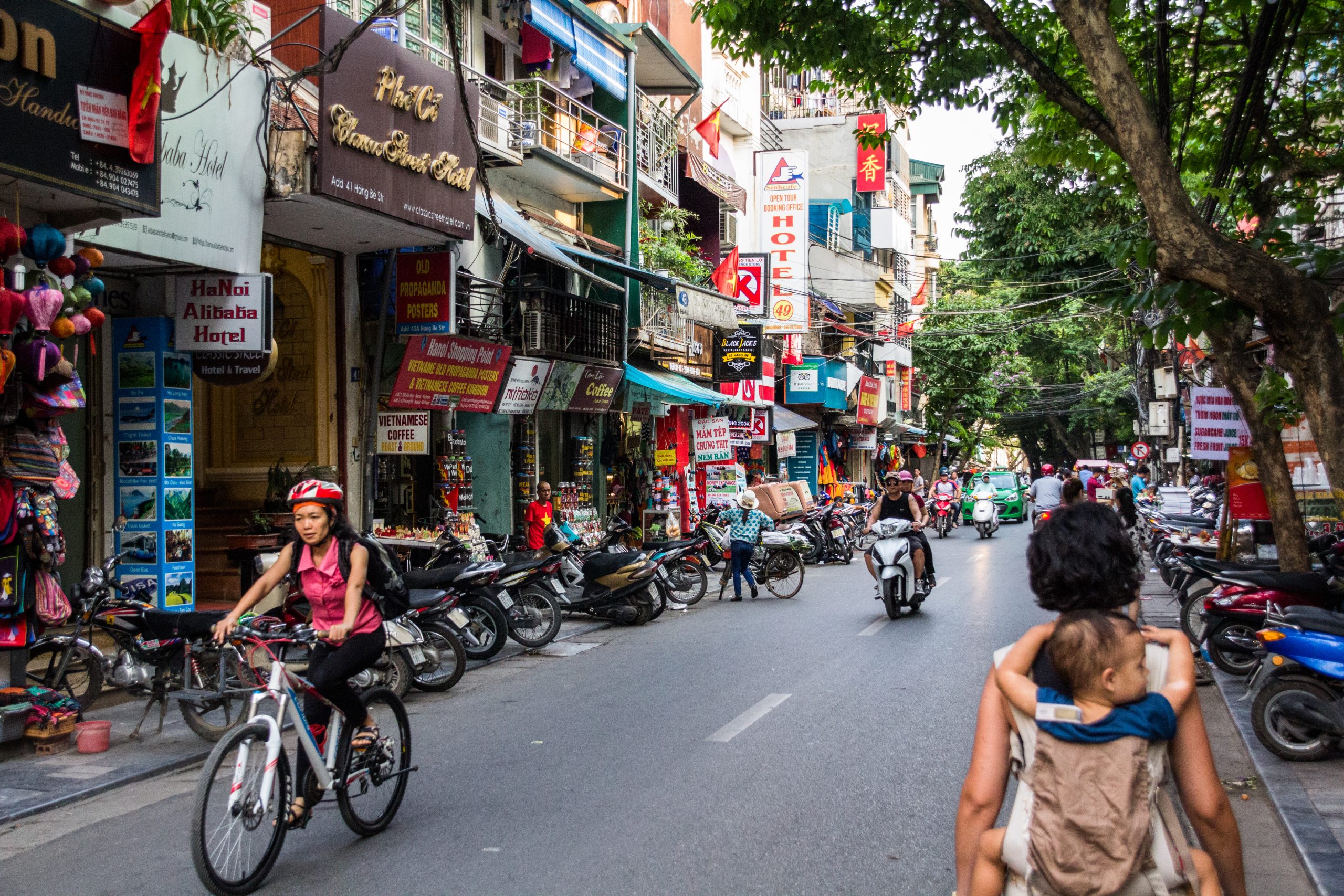 Vietnam and its colorful streets. Vietnam y sus coloridas calles.