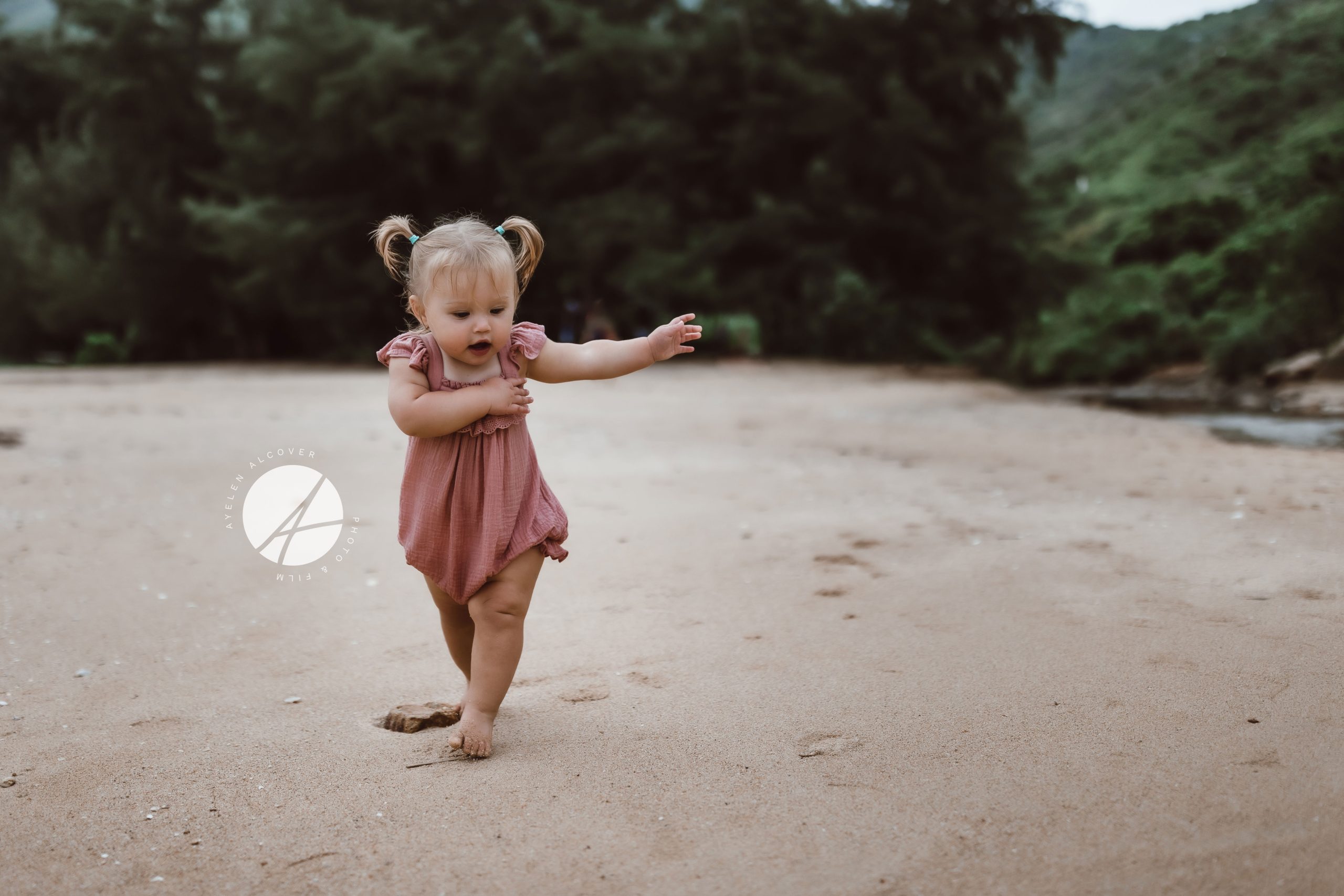 What to expect at a beach photoshoot with Ayelen